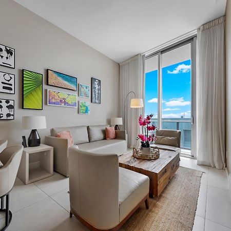Wake Up To The Sound Of Waves In A Stylish Condo In A Luxury Resort Hollywood Bagian luar foto