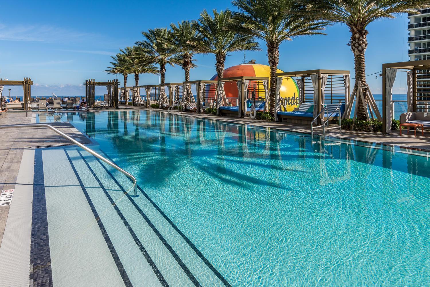 Wake Up To The Sound Of Waves In A Stylish Condo In A Luxury Resort Hollywood Bagian luar foto